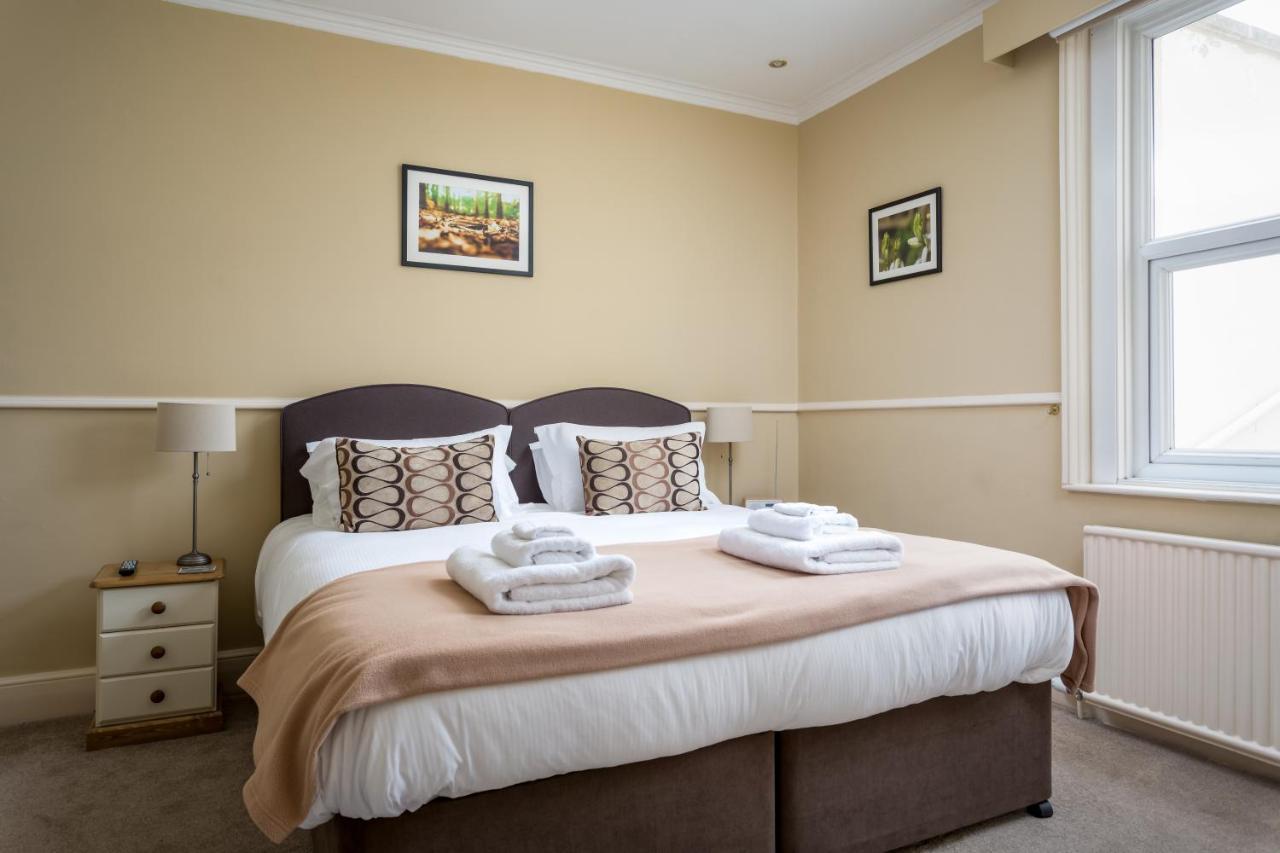 Crossways Guest House كيلتنهام المظهر الخارجي الصورة