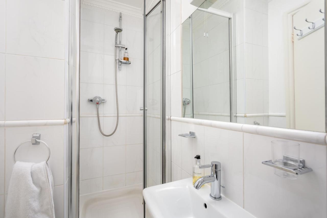 Crossways Guest House كيلتنهام المظهر الخارجي الصورة