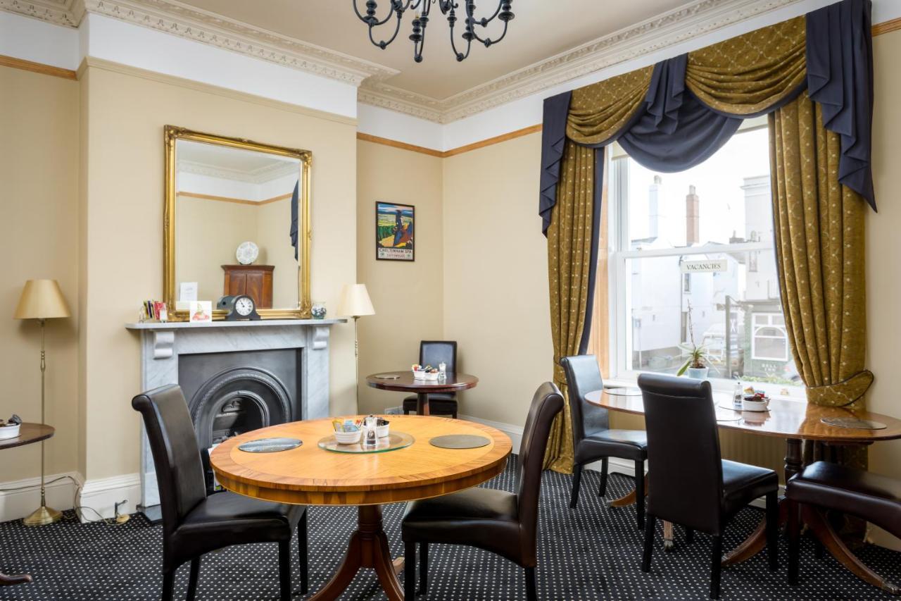 Crossways Guest House كيلتنهام المظهر الخارجي الصورة